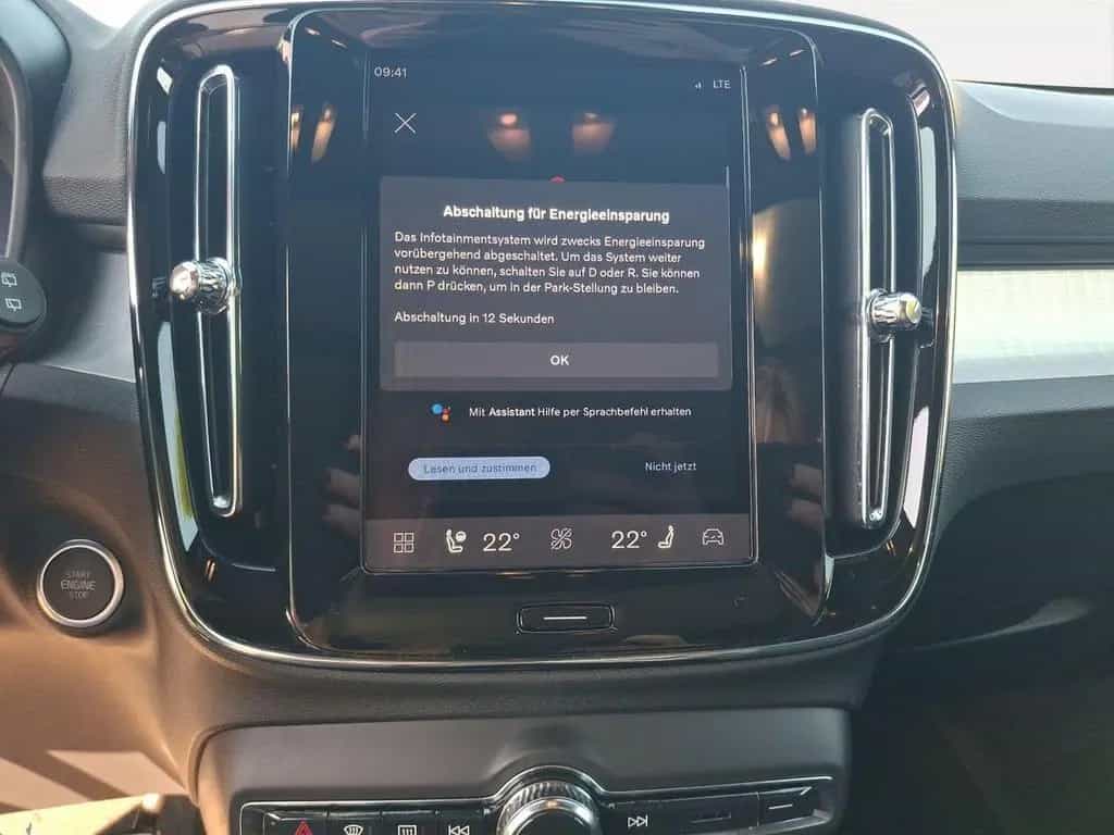 Volvo XC40 B3 Black Edition Plus 360° AHK PANO H/K LED 04/2025-photo-13