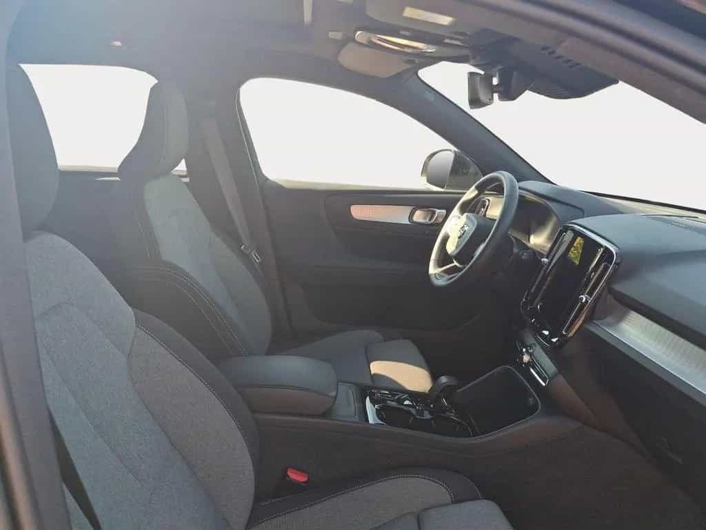 Volvo XC40 B3 Black Edition Plus 360° AHK PANO H/K LED 04/2025-photo-14