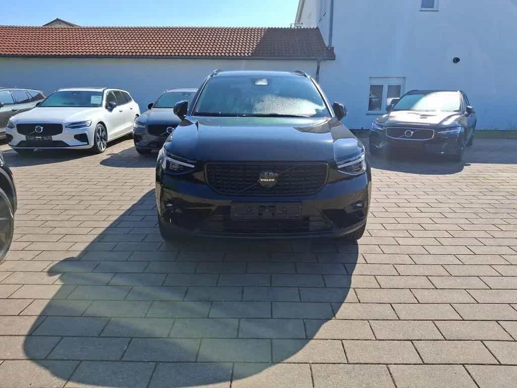 Volvo XC40 B3 Black Edition Plus 360° AHK PANO H/K LED 04/2025-photo-18