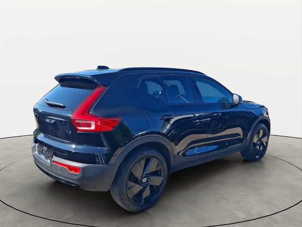 Volvo XC40 B3 Black Edition Plus 360° AHK PANO H/K LED 04/2025-photo-2