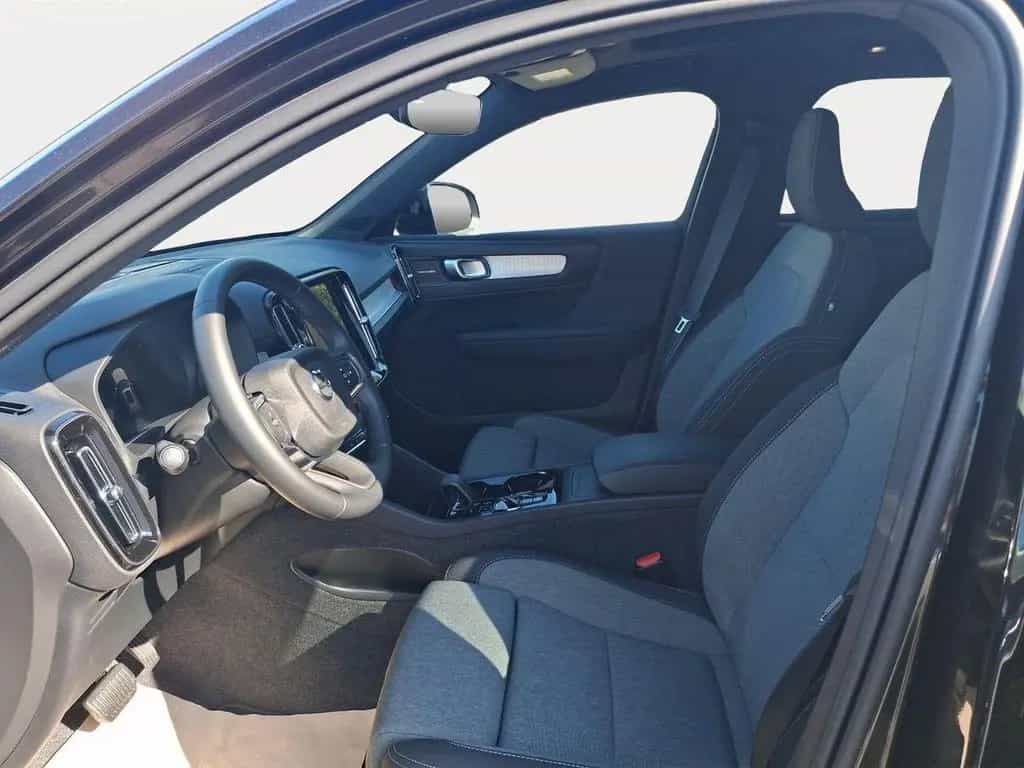 Volvo XC40 B3 Black Edition Plus 360° AHK PANO H/K LED 04/2025-photo-8