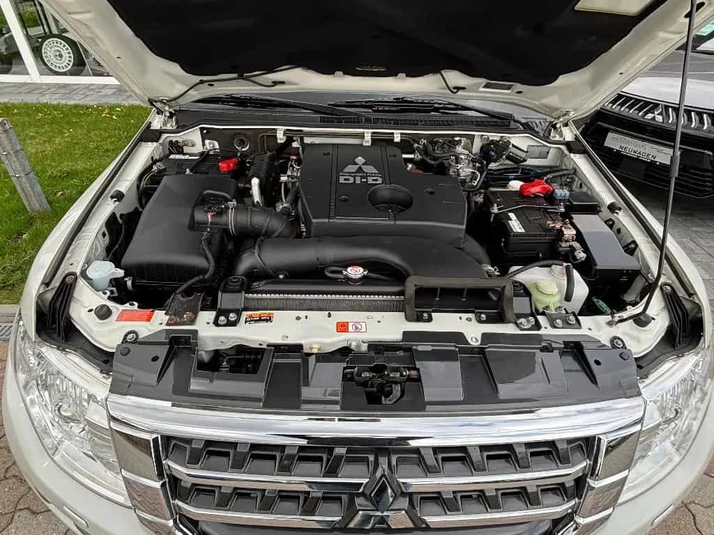 Mitsubishi Pajero 5-TFinal Edition 3.2 DI-D AT*STANDHEIZUNG 08/2018-photo-4