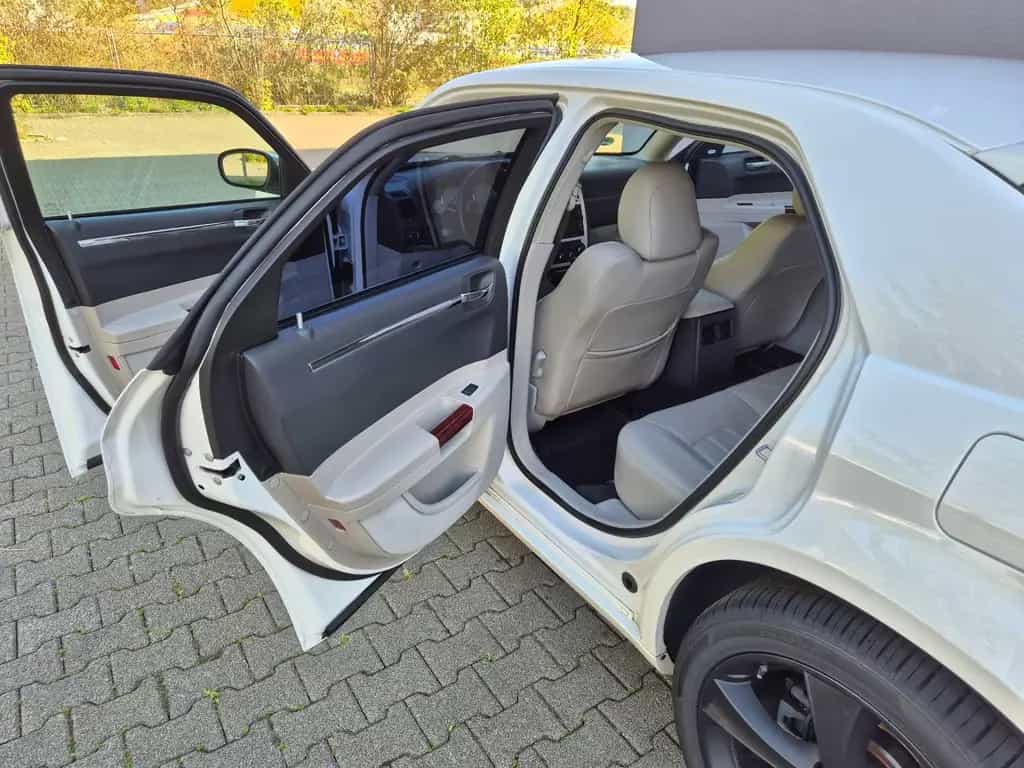 Chrysler 300C 3.0 CRD Autom. - Sommerauto HU 04/2028 12/2007-photo-15