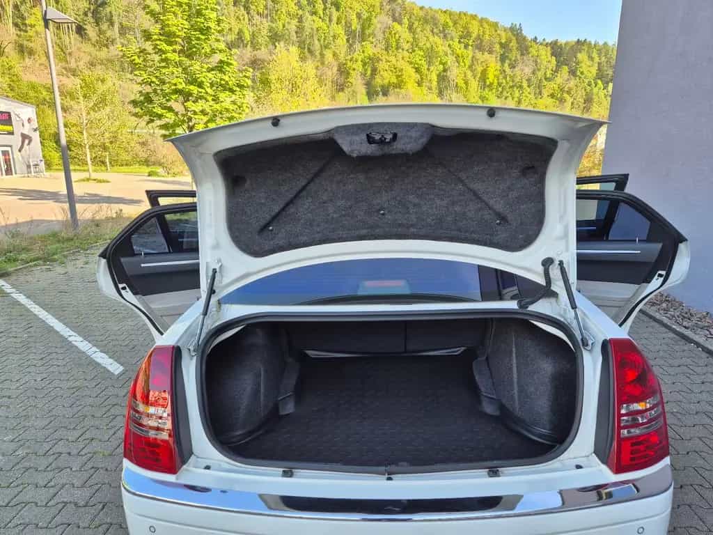 Chrysler 300C 3.0 CRD Autom. - Sommerauto HU 04/2028 12/2007-photo-18