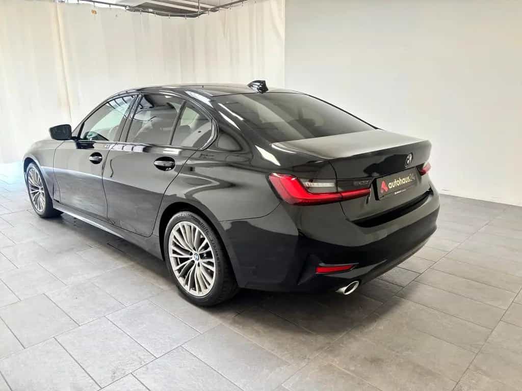 BMW 320 3er - 320 d Sport Line|Live Cockpit|LED|PDC 02/2022-photo-3