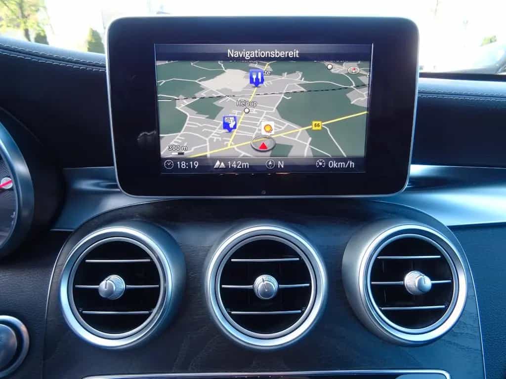 Mercedes-Benz C 180 T AMG LED NAVI LEDER PDC SHZ BLUET. 09/2015-photo-17
