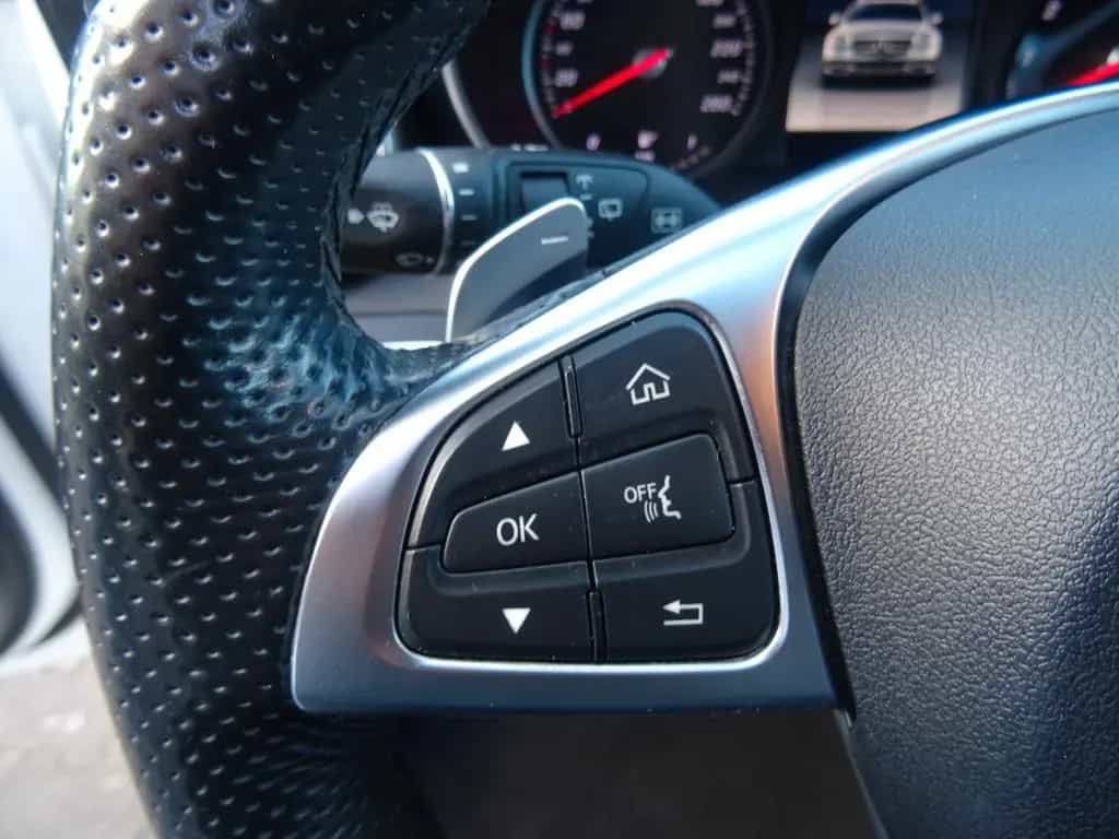 Mercedes-Benz C 180 T AMG LED NAVI LEDER PDC SHZ BLUET. 09/2015-photo-22