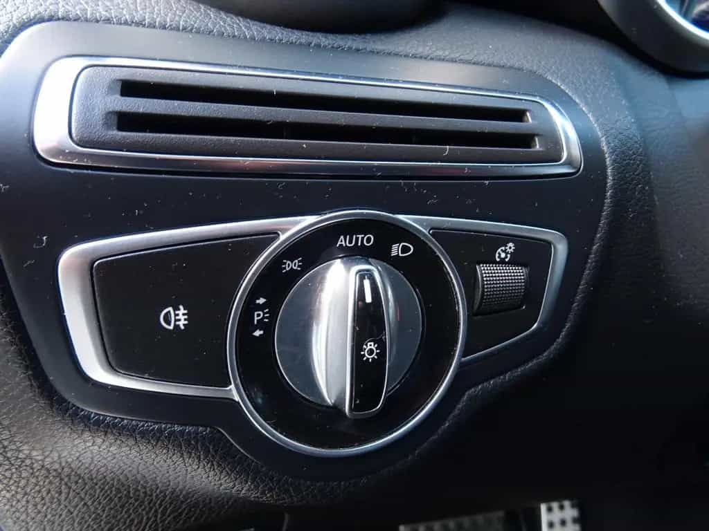 Mercedes-Benz C 180 T AMG LED NAVI LEDER PDC SHZ BLUET. 09/2015-photo-24