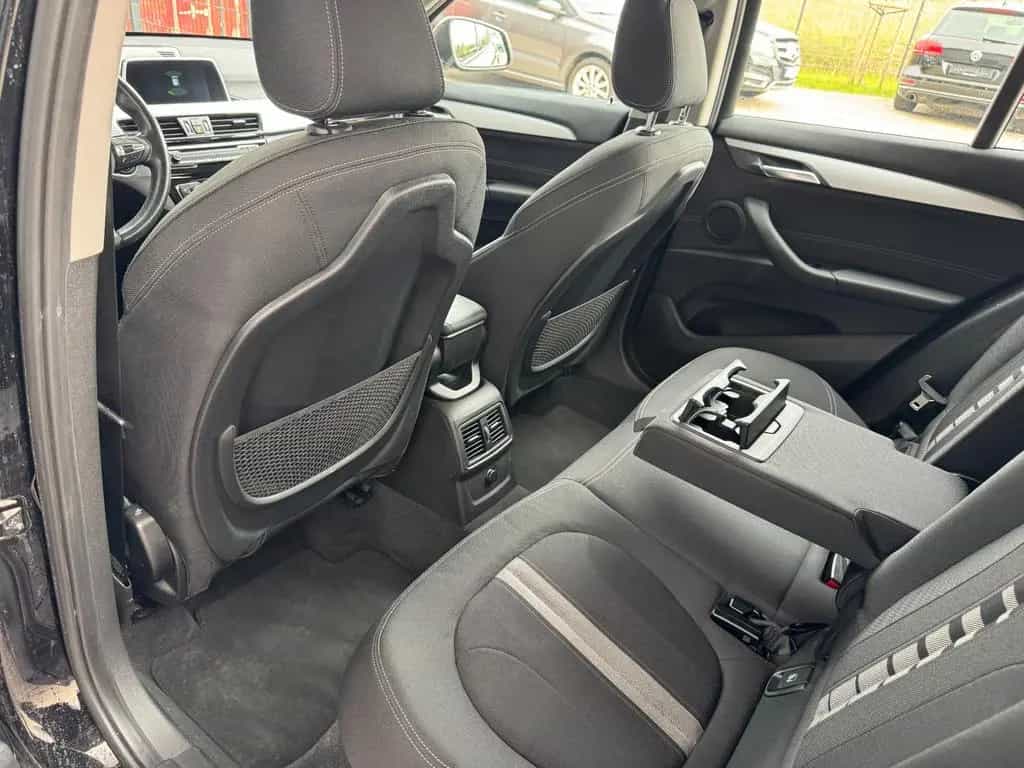 BMW X1 sDrive 18 i Advantage/SHZ/PDC/Navi/LED 05/2018-photo-19