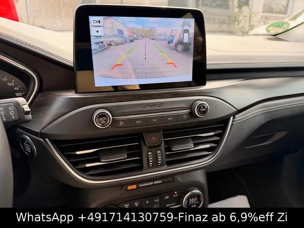 Ford Focus Turnier Vignale-LED-HUD-KAM-LEDER-DAB-TEMP 01/2019-photo-14