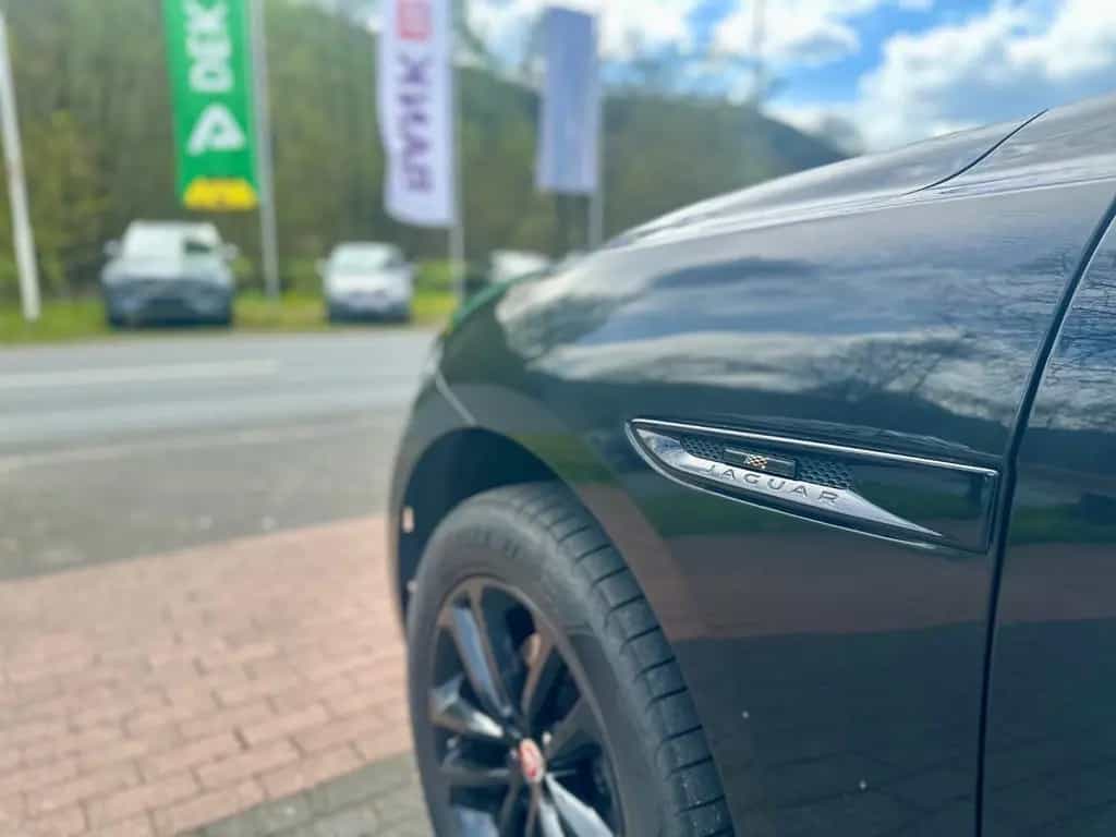 Jaguar F-Pace Chequered Flag*AWD*CAM*Digital*LED*DAB+ 12/2020-photo-23