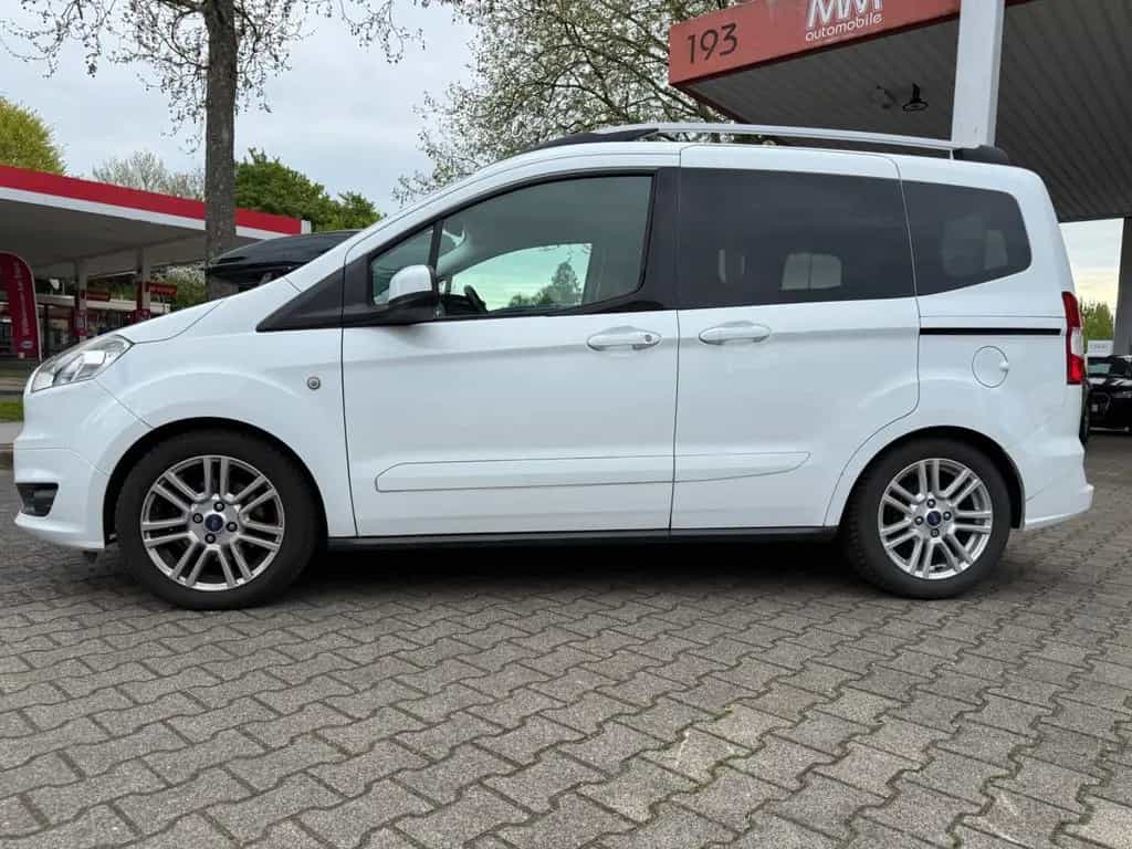 Ford Tourneo Courier Titanium 03/2015-photo-0