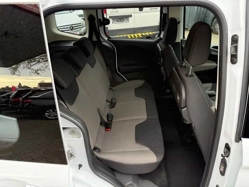 Ford Tourneo Courier Titanium 03/2015-photo-6