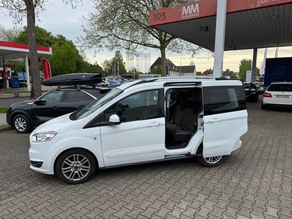 Ford Tourneo Courier Titanium 03/2015-photo-8