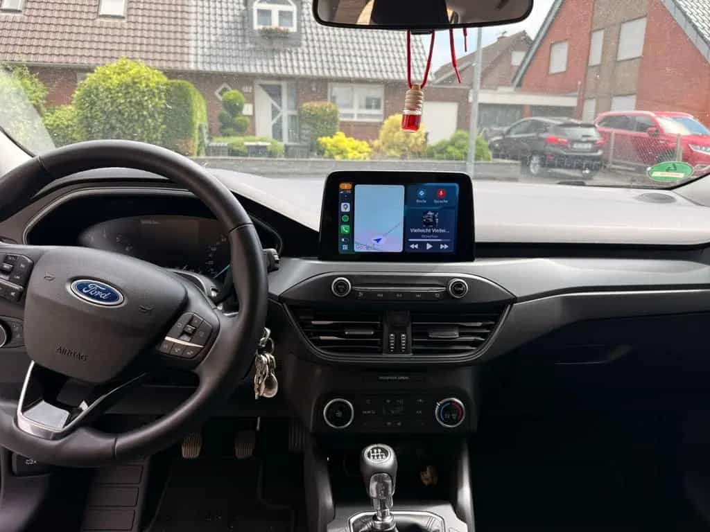 Ford Focus 1,0 EcoBoost 74kW Cool & Connect Turni... 02/2023-photo-3