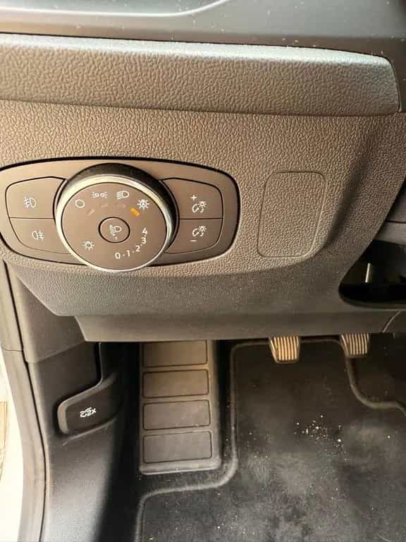 Ford Focus 1,0 EcoBoost 74kW Cool & Connect Turni... 02/2023-photo-8
