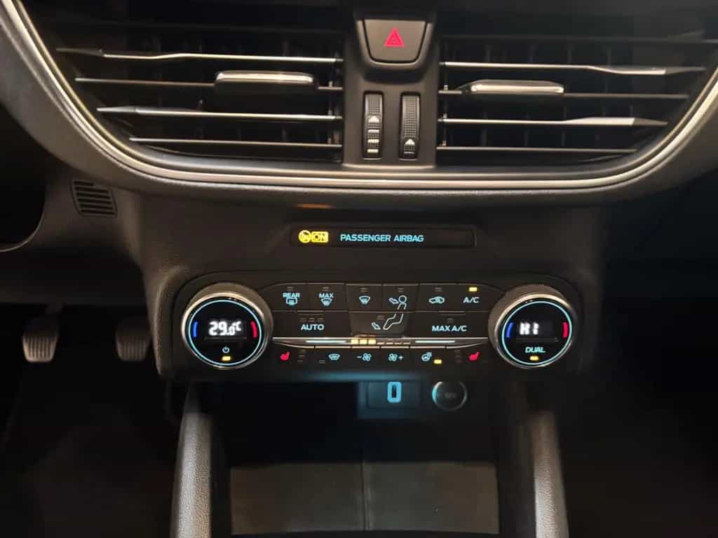 Ford Focus Turnier Active 02/2019-photo-14