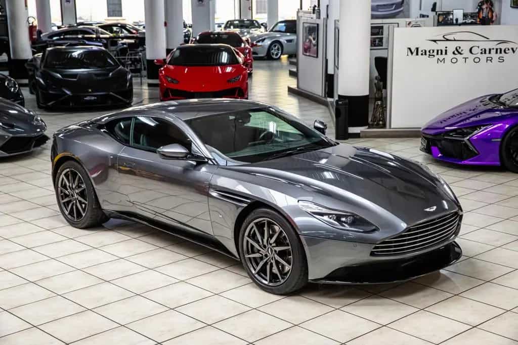Aston Martin DB11 V12 AMR - Carbon - Bang & Olufsen 03/2017-photo-1