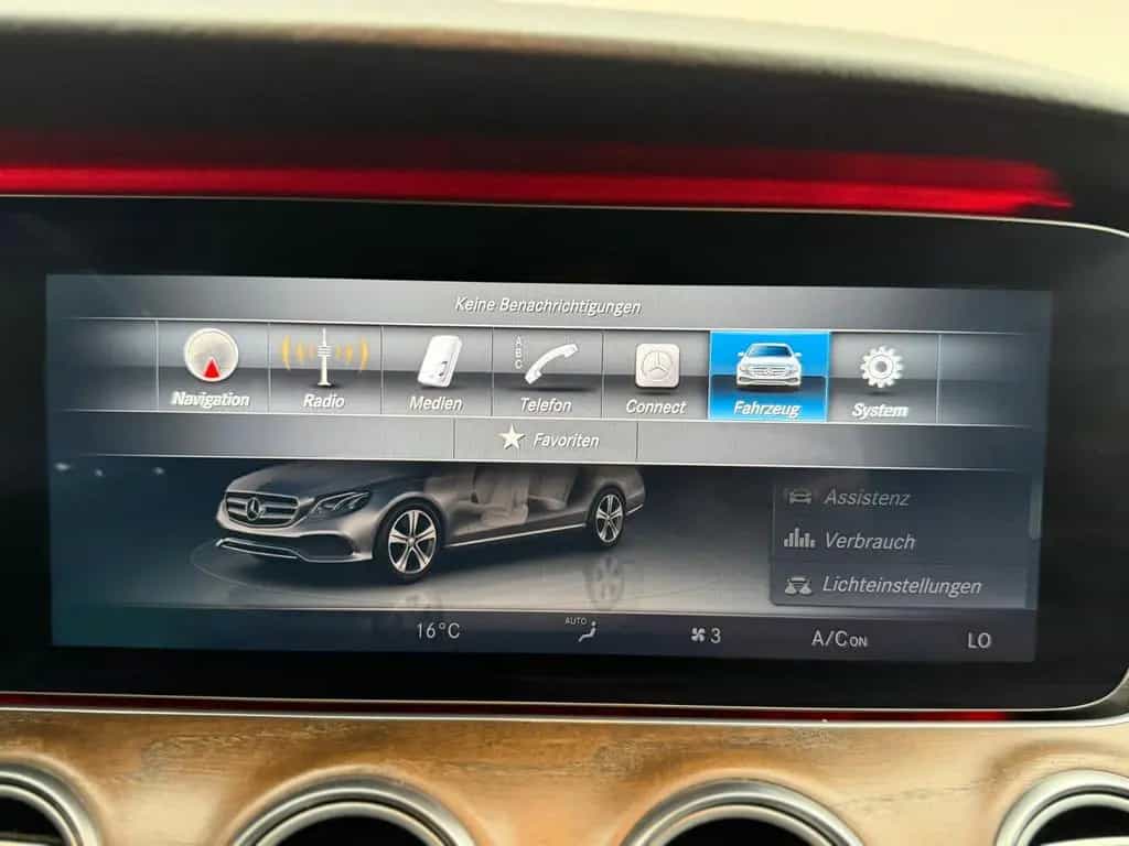 Mercedes-Benz E-Class 400 4M AMG-Line/Widescreen/ACC/Sitzklima/AirM 03/2017-photo-25
