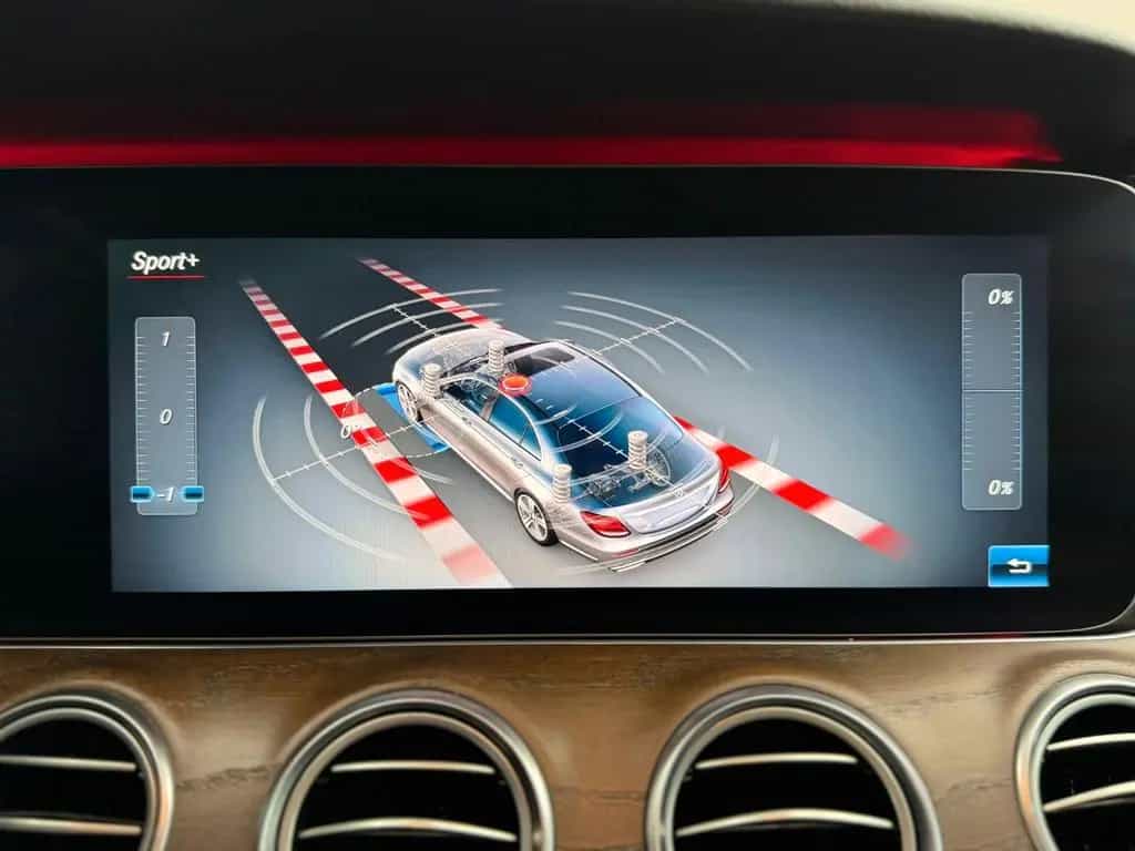 Mercedes-Benz E-Class 400 4M AMG-Line/Widescreen/ACC/Sitzklima/AirM 03/2017-photo-27