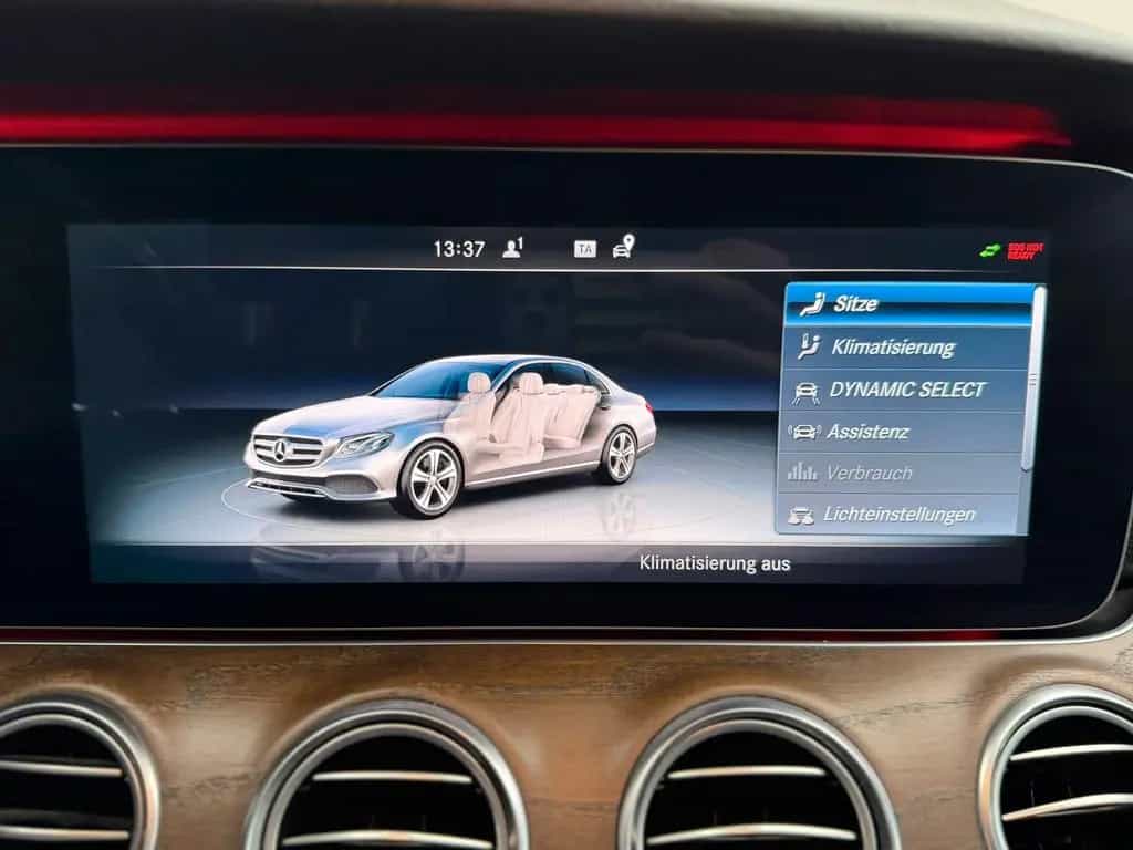 Mercedes-Benz E-Class 400 4M AMG-Line/Widescreen/ACC/Sitzklima/AirM 03/2017-photo-29
