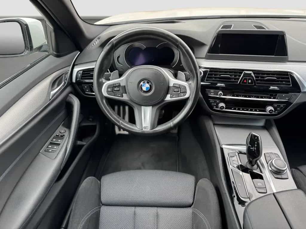 BMW 5 Series 520 d M Sport/HUD/Alcantara/Kamera/Top Zustand/ 12/2018-photo-9