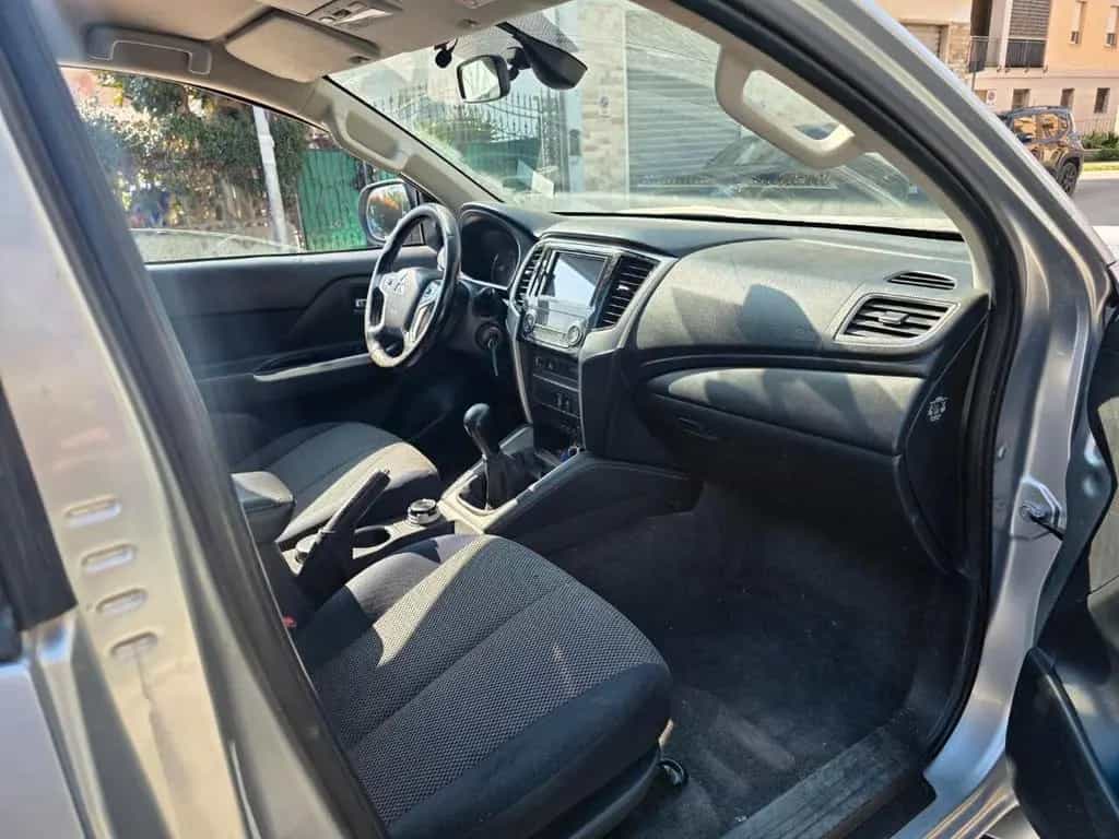 Mitsubishi L200 2.3 D Club Cab 4x4 Super Select 03/2020-photo-8