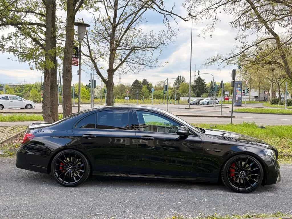 Mercedes-Benz E-Class 53 AMG Limousine 4Matic+ Night Paket + EU6 06/2019-photo-4
