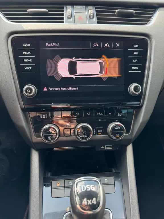 Skoda Style 4x4 | AUTOMATIK, LED, TEMPOMAT, KEYLESS 06/2018-photo-14