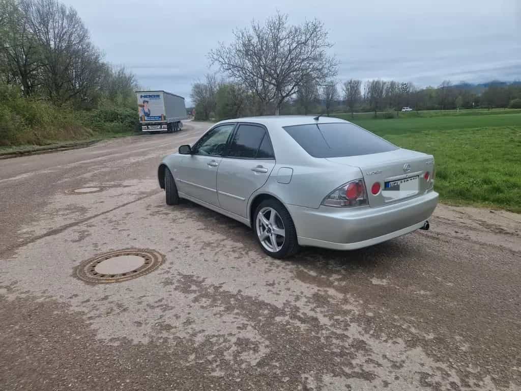 Lexus IS 200, Xenon, Alu, Service Neu 12/2003-photo-3