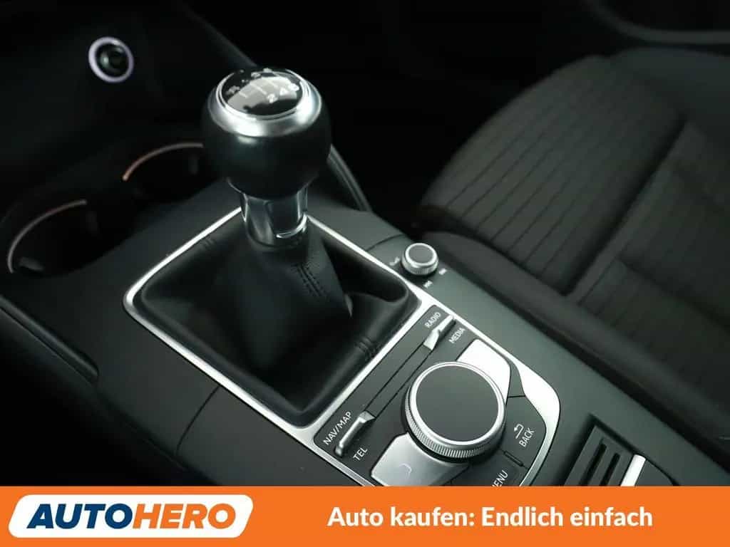 Audi A3 Sportback 1.6 TDI Sport *NAVI*XENON*TEMPO*PDC 03/2018-photo-23