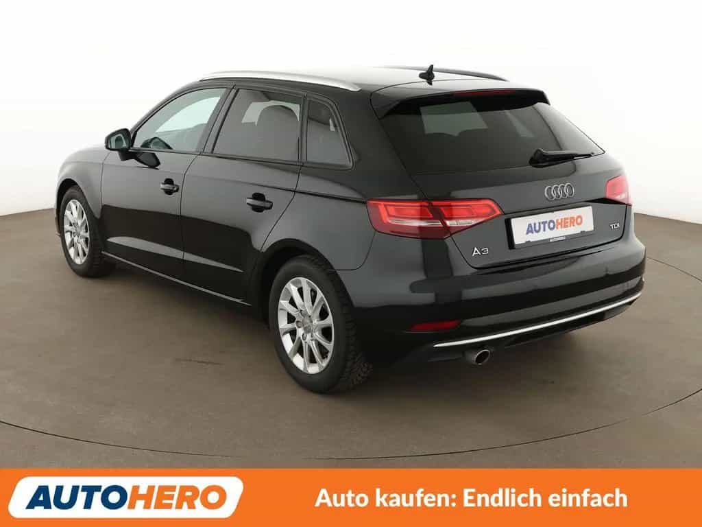 Audi A3 Sportback 1.6 TDI Sport *NAVI*XENON*TEMPO*PDC 03/2018-photo-3