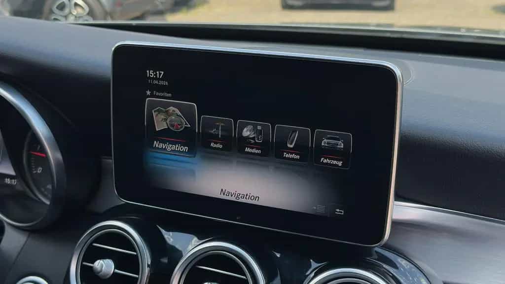 Mercedes-Benz C 250 d T AMG LINE! DISTR+! HUD! PANO! 360°! ILS! 12/2017-photo-31