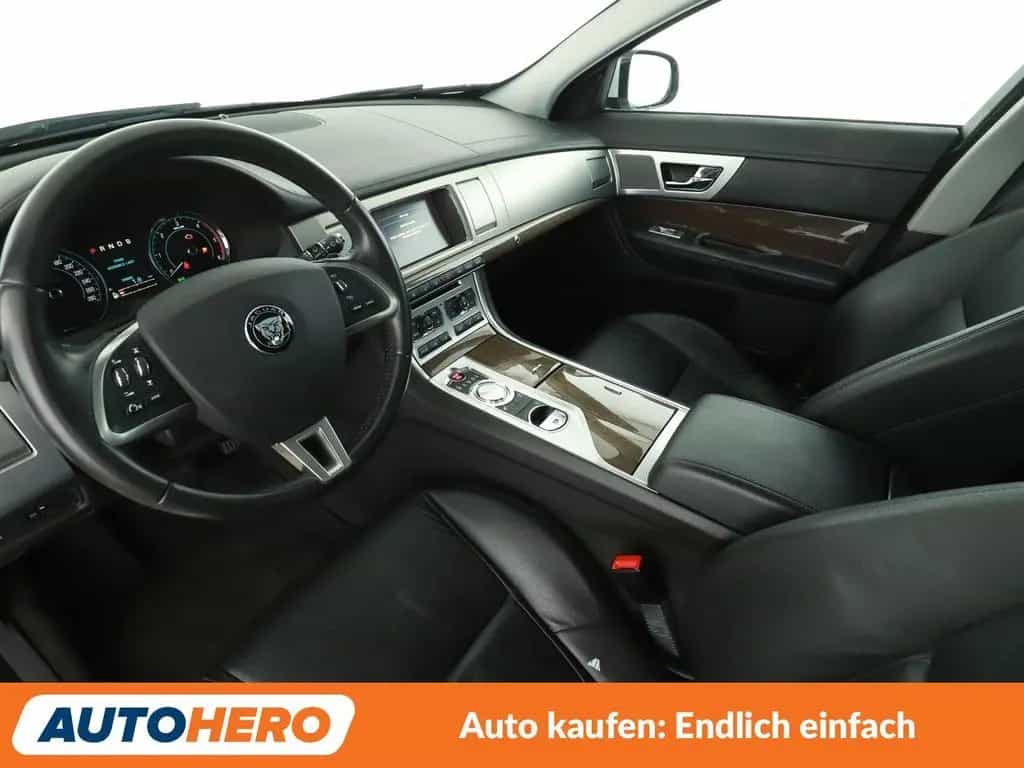 Jaguar XF 2.2 D Aut*NAVI*XENON*TEMPO*CAM*PDC*SHZ* 08/2015-photo-10