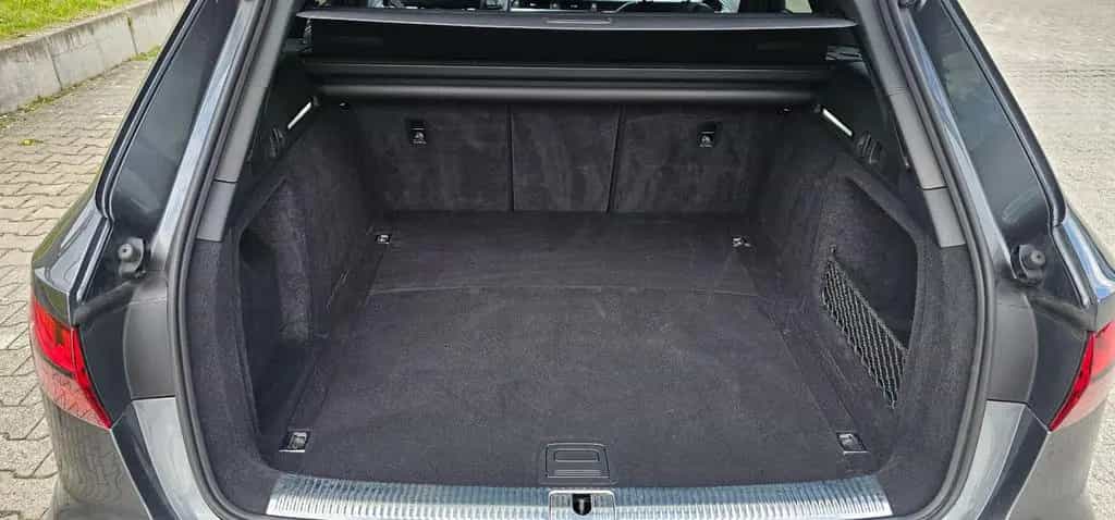 Audi A4 07/2021-photo-12