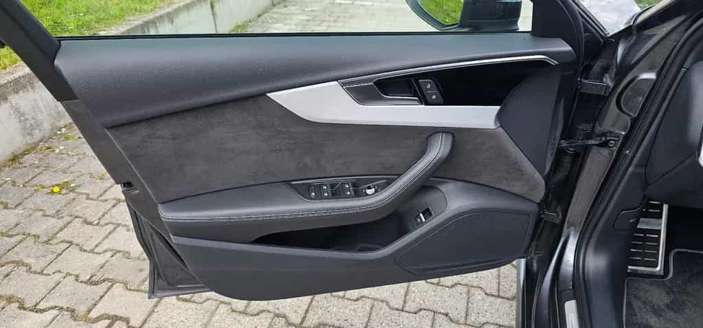 Audi A4 07/2021-photo-23