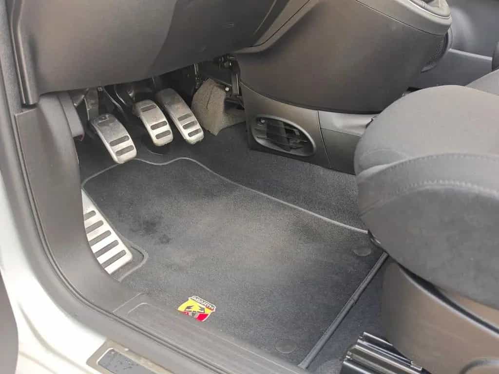 Abarth 595 C 1.4 Turbo T-Jet 165 CV Turismo 04/2022-photo-13