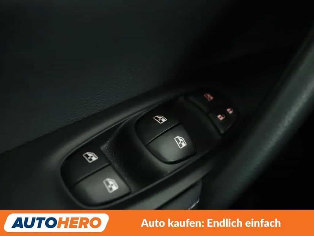 Nissan Qashqai 1.3 DIG-T N-Connecta Aut*NAVI*TEMPO*CAM* 03/2020-photo-23