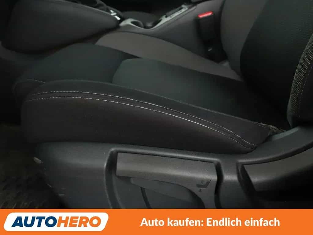 Nissan Qashqai 1.3 DIG-T N-Connecta Aut*NAVI*TEMPO*CAM* 03/2020-photo-25