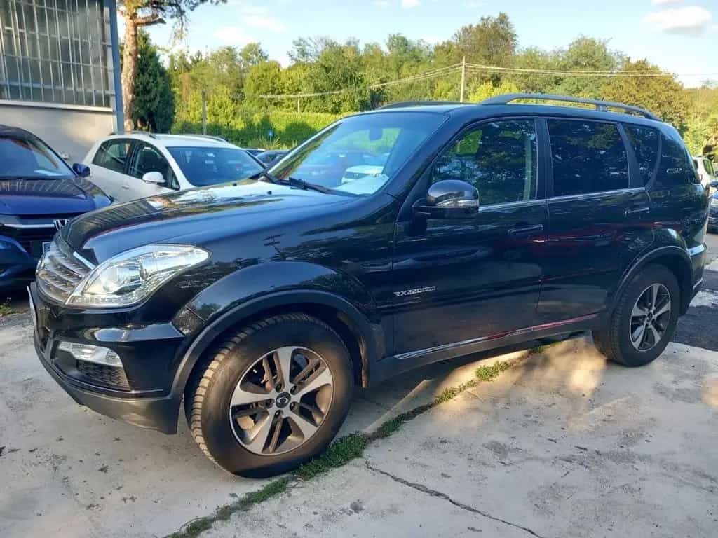 Ssangyong REXTON W 2.2 Diesel 4WD M/T Plus 05/2016-photo-2