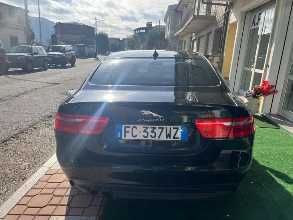 Jaguar XE 2.0 D Turbo aut. Portfolio 03/2016-photo-4
