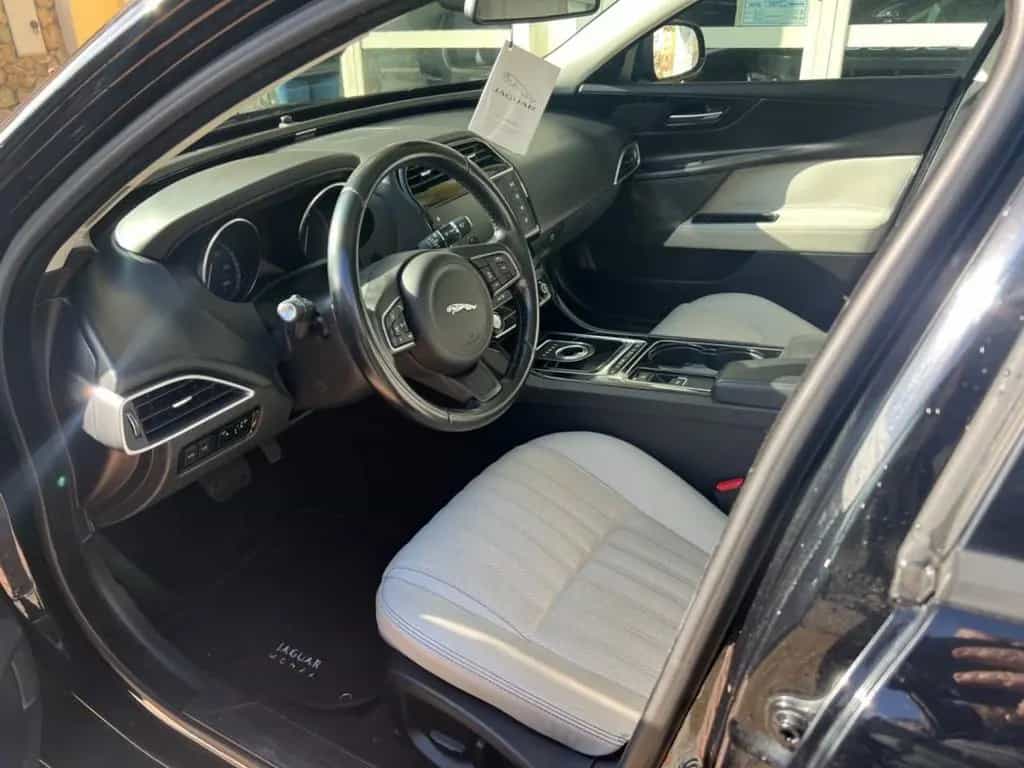 Jaguar XE 2.0 D Turbo aut. Portfolio 03/2016-photo-8