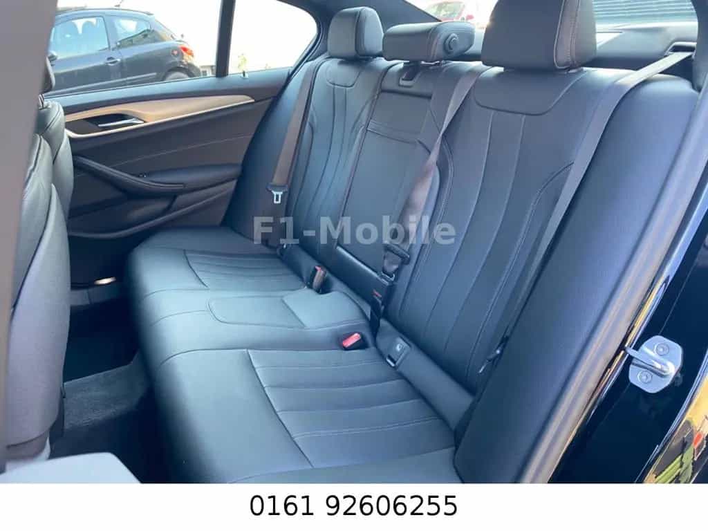 BMW 5 Series d M Sport  Paket 1 Jahre BMW Garantie 04/2019-photo-27