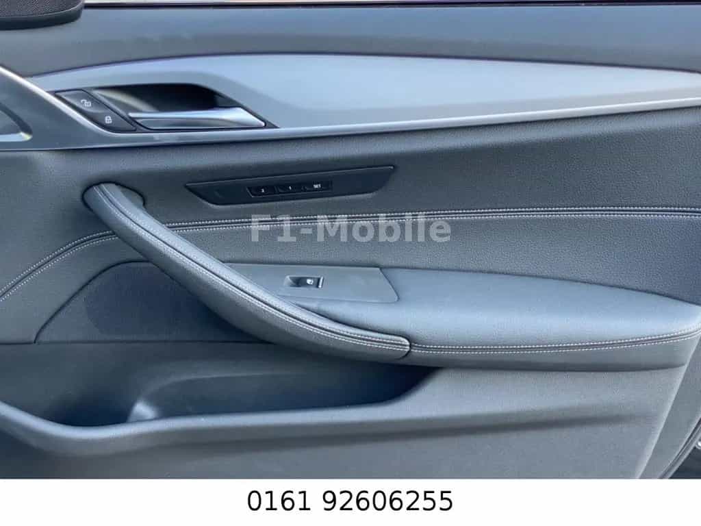 BMW 5 Series d M Sport  Paket 1 Jahre BMW Garantie 04/2019-photo-31