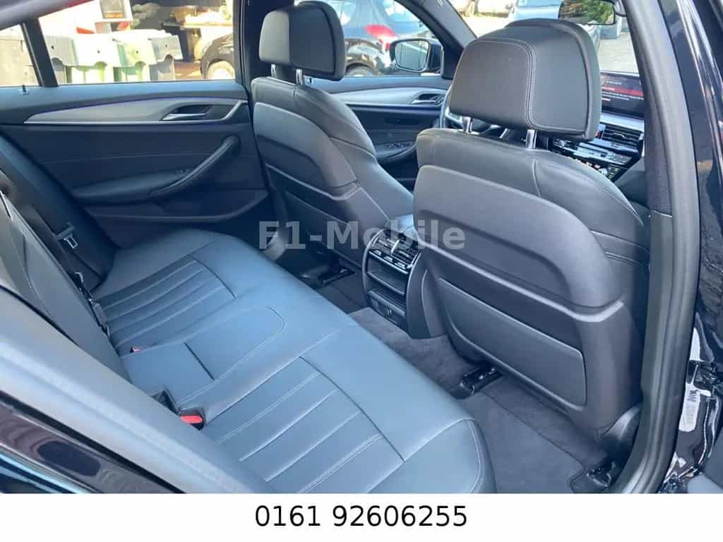 BMW 5 Series d M Sport  Paket 1 Jahre BMW Garantie 04/2019-photo-32