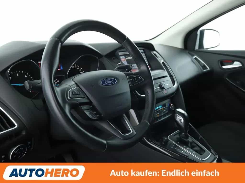 Ford Focus 2.0 TDCi Titanium Aut*NAVI*TEMPO*PDC*SHZ* 09/2016-photo-10