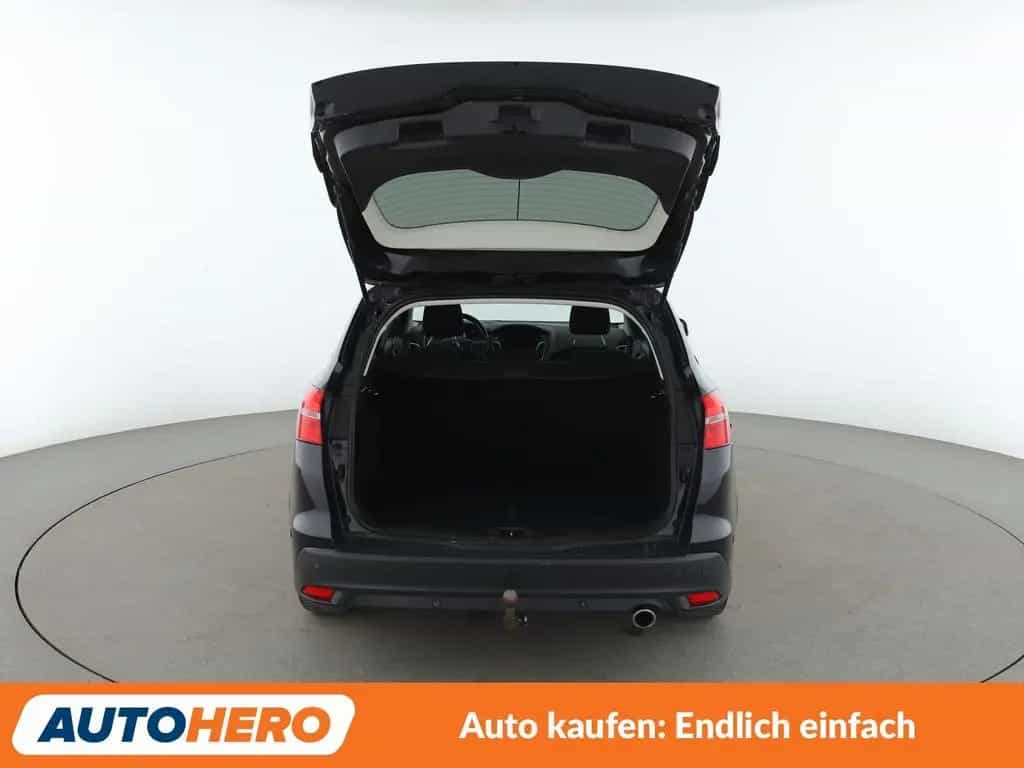 Ford Focus 2.0 TDCi Titanium Aut*NAVI*TEMPO*PDC*SHZ* 09/2016-photo-16