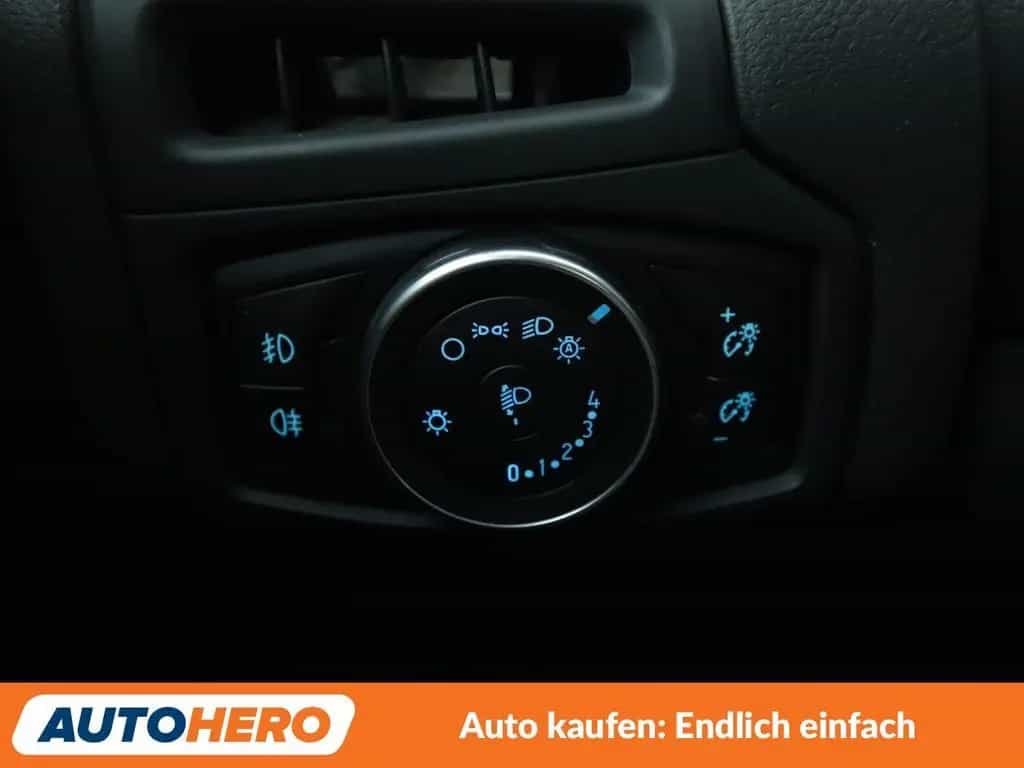 Ford Focus 2.0 TDCi Titanium Aut*NAVI*TEMPO*PDC*SHZ* 09/2016-photo-24