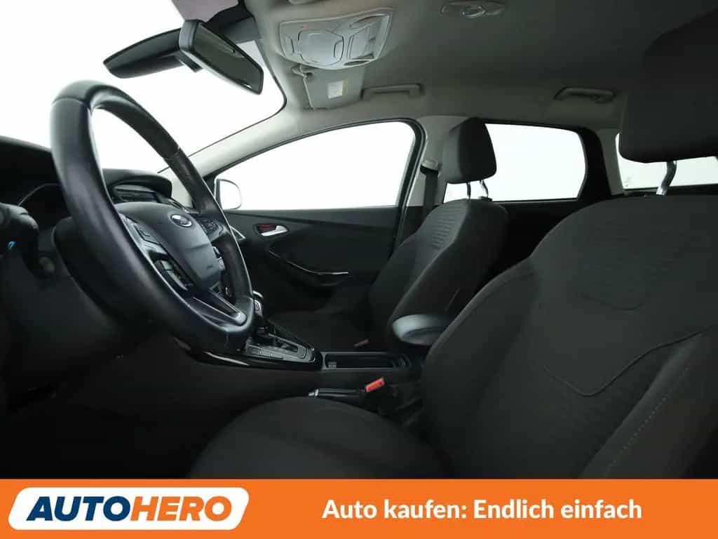 Ford Focus 2.0 TDCi Titanium Aut*NAVI*TEMPO*PDC*SHZ* 09/2016-photo-9
