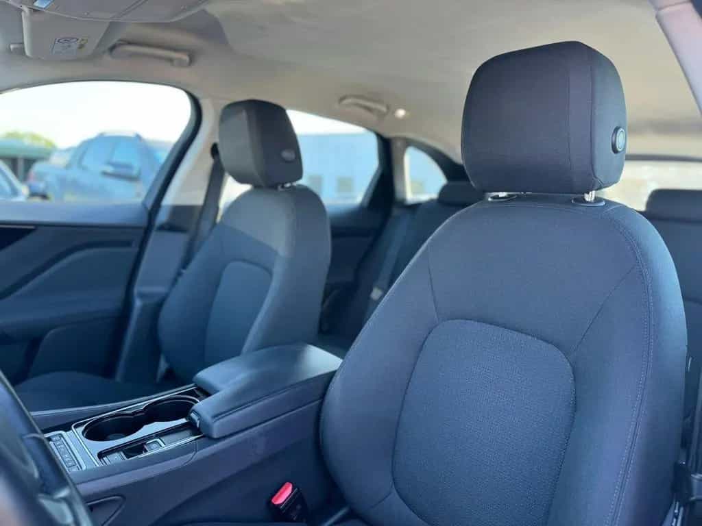 Jaguar F-Pace Pure AWD SHZ TEMPOMAT 1. Hand Scheckheft 03/2017-photo-12